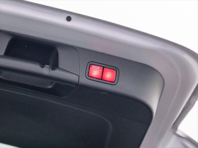 Photo of 2021 Iridium Silver Metallic Mercedes-Benz GLB 250