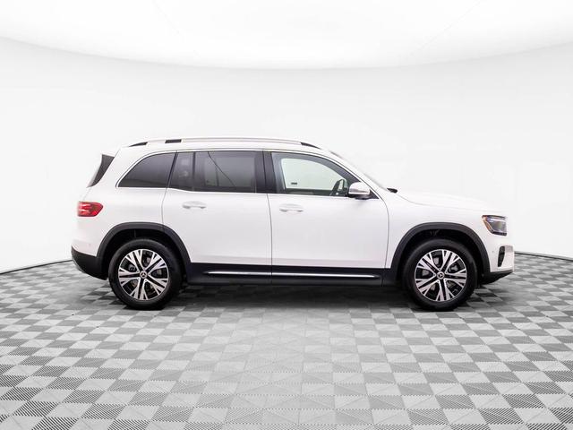 Photo of 2025 Polar White Mercedes-Benz GLB 250
