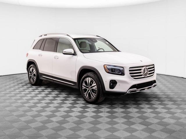 Photo of 2025 Polar White Mercedes-Benz GLB 250