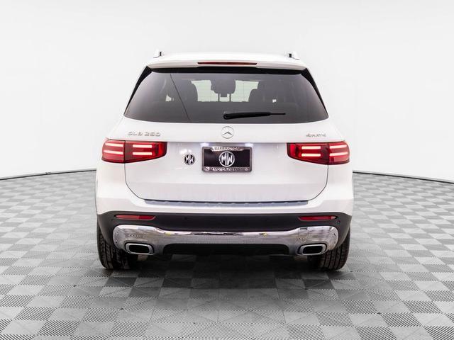 Photo of 2025 Polar White Mercedes-Benz GLB 250