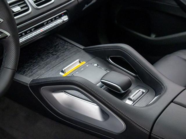 Photo of 2025 Obsidian Black Metallic Mercedes-Benz GLS 450