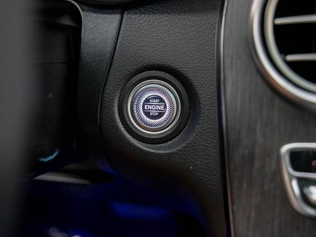 Photo of 2022 Black Mercedes-Benz GLC 300