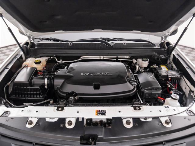Photo of 2021 Summit White Chevrolet Colorado