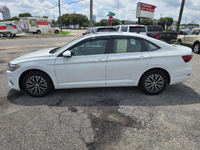 Photo of 2020 Pure White Volkswagen Jetta