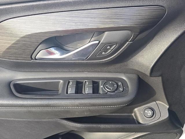 Photo of 2024 Summit White GMC Terrain