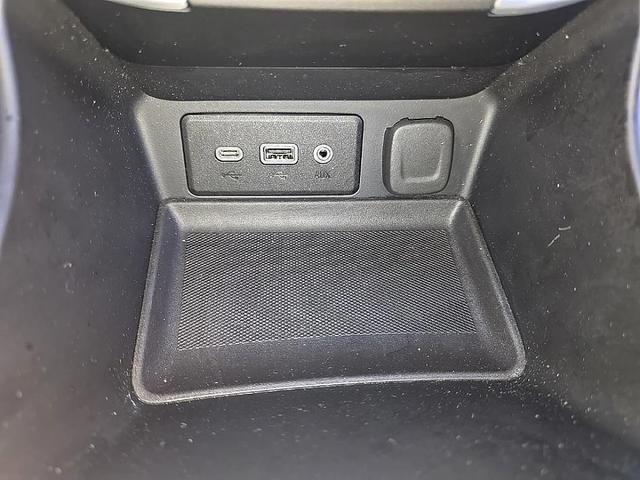 Photo of 2024 Summit White GMC Terrain