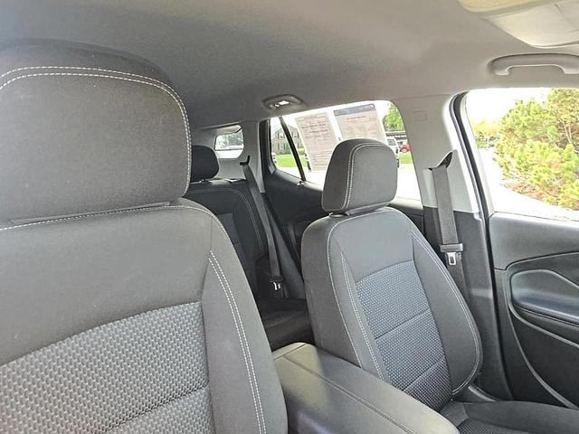 Photo of 2024 Summit White GMC Terrain