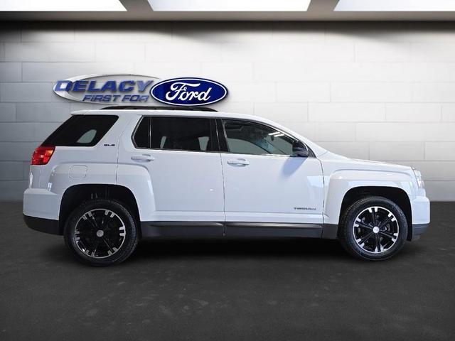 Photo of 2017 Summit White GMC Terrain