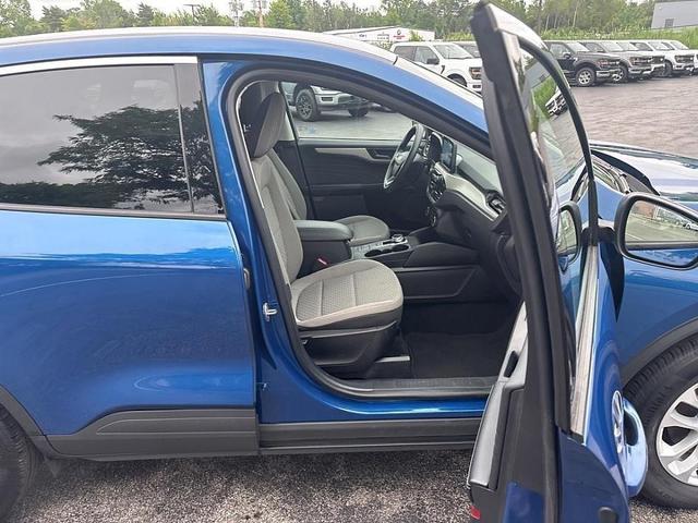 Photo of 2022 Atlas Blue Metallic Ford Escape