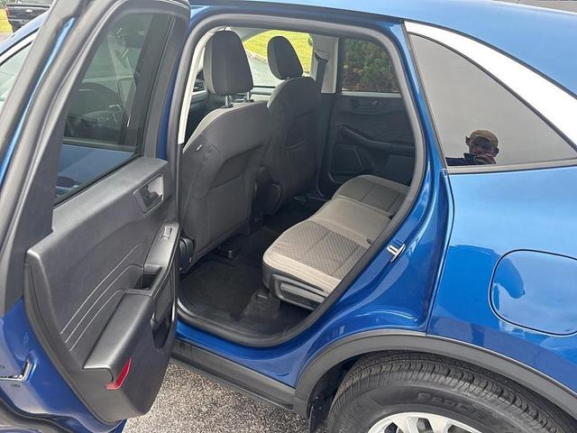 Photo of 2022 Atlas Blue Metallic Ford Escape