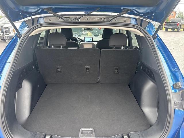 Photo of 2022 Atlas Blue Metallic Ford Escape