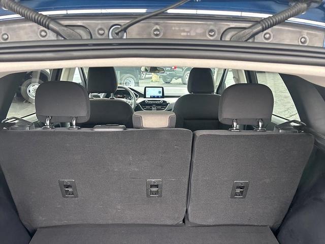 Photo of 2022 Atlas Blue Metallic Ford Escape