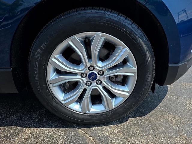 Photo of 2020 Dark Persian Green Metallic Ford Edge