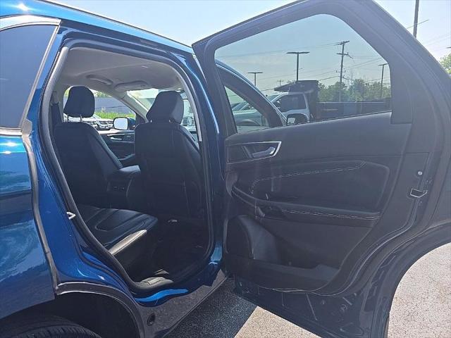 Photo of 2020 Dark Persian Green Metallic Ford Edge