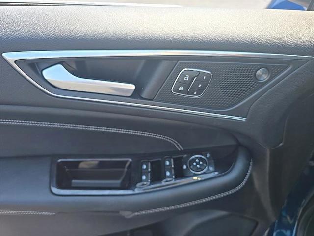 Photo of 2020 Dark Persian Green Metallic Ford Edge
