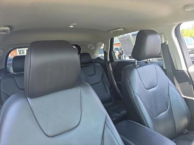 Photo of 2020 Dark Persian Green Metallic Ford Edge