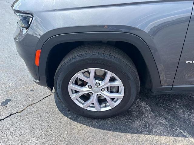 Photo of 2021 Baltic Gray Metallic Clearcoat Jeep Grand Cherokee L