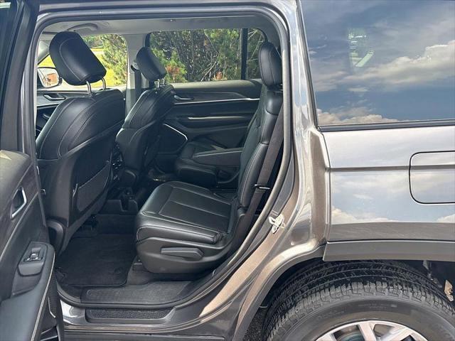 Photo of 2021 Baltic Gray Metallic Clearcoat Jeep Grand Cherokee L