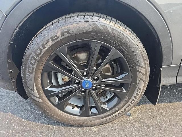 Photo of 2019 Magnetic Ford Escape