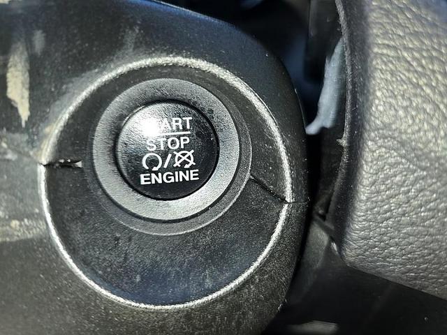 Photo of 2019 Diamond Black Crystal Pearlcoat Jeep Compass