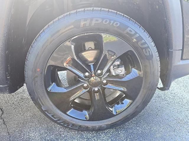 Photo of 2019 Diamond Black Crystal Pearlcoat Jeep Compass