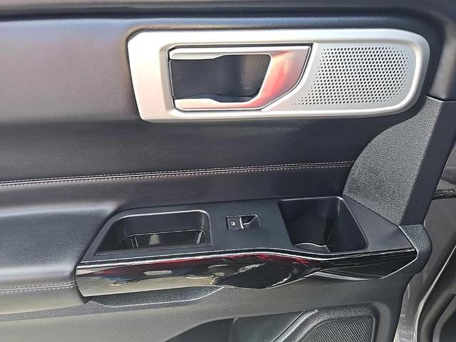 Photo of 2022 Carbonized Gray Metallic Ford Explorer