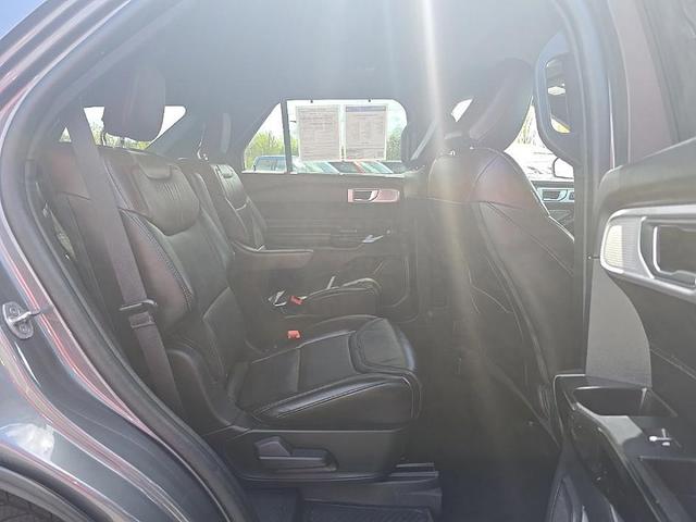 Photo of 2022 Carbonized Gray Metallic Ford Explorer