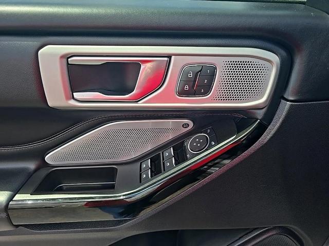 Photo of 2022 Carbonized Gray Metallic Ford Explorer