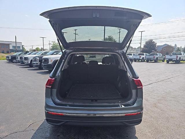 Photo of 2022 Platinum Gray Metallic Volkswagen Tiguan