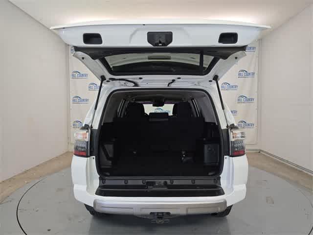 Photo of 2021 Super White Toyota 4Runner