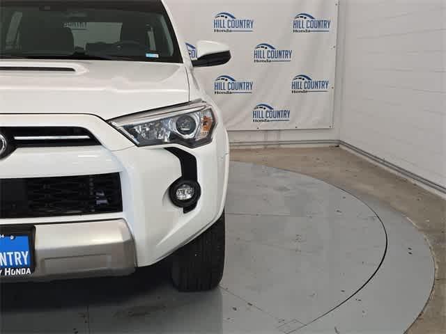 Photo of 2021 Super White Toyota 4Runner