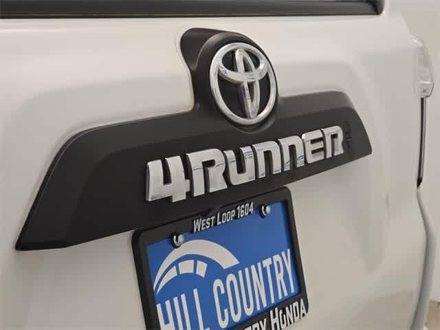 Photo of 2021 Super White Toyota 4Runner