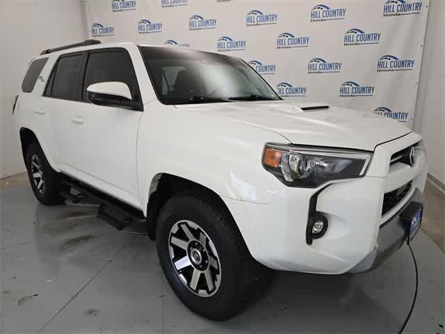 Photo of 2021 Super White Toyota 4Runner