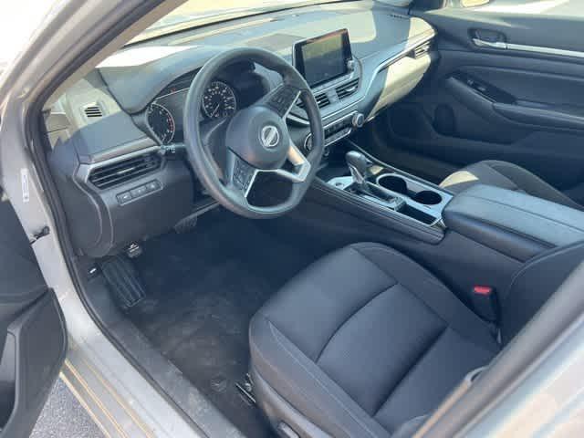 Photo of 2023 Brilliant Silver Metallic Nissan Altima