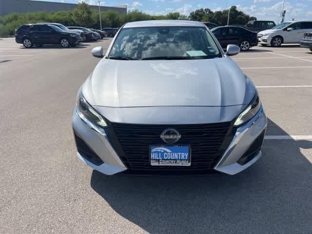 Photo of 2023 Brilliant Silver Metallic Nissan Altima