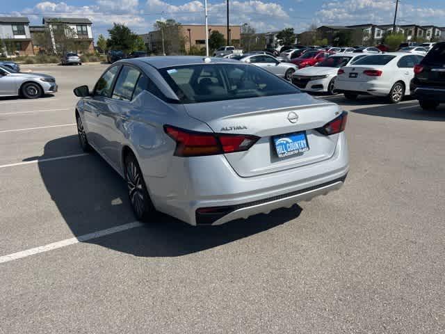 Photo of 2023 Brilliant Silver Metallic Nissan Altima