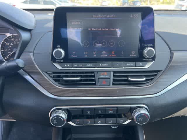 Photo of 2023 Brilliant Silver Metallic Nissan Altima