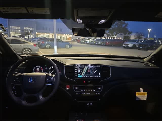 Photo of 2025 Platinum White Pearl Honda Ridgeline