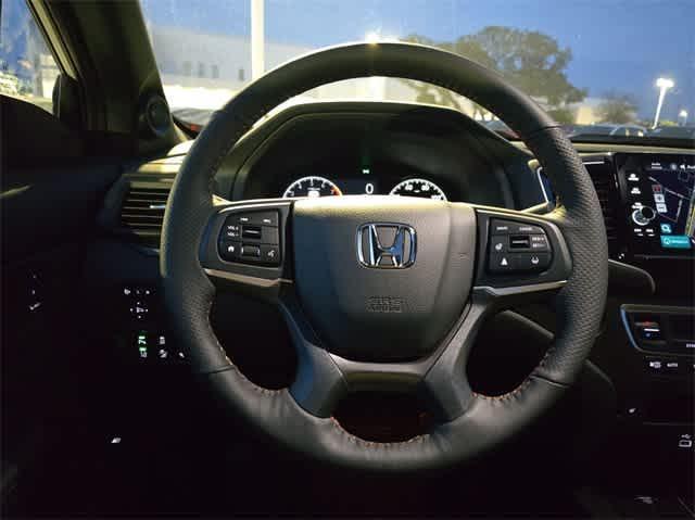 Photo of 2025 Platinum White Pearl Honda Ridgeline