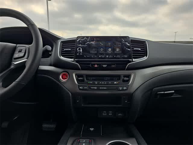 Photo of 2025 Crystal Black Pearl Honda Ridgeline