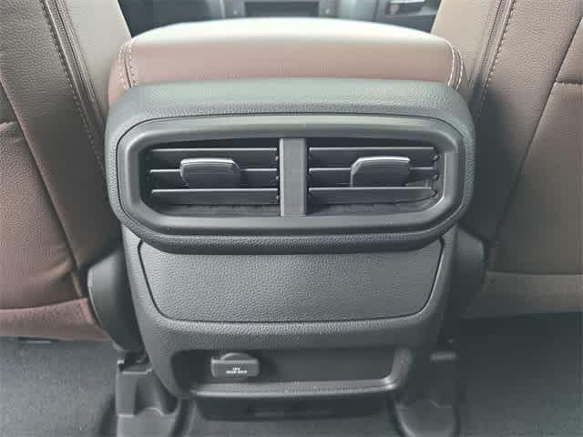 Photo of 2025 Crystal Black Pearl Honda Ridgeline