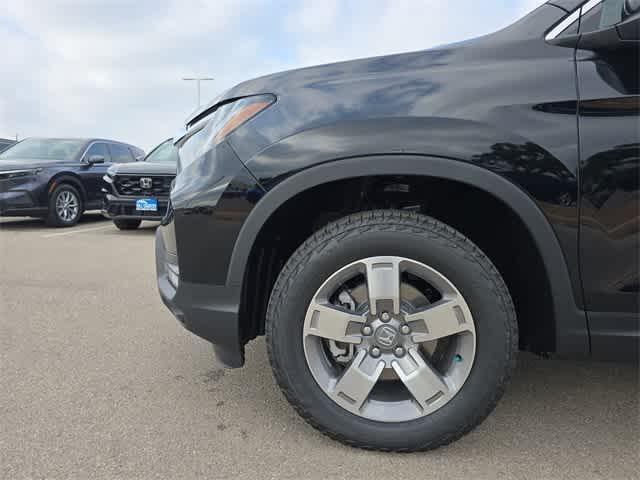 Photo of 2025 Crystal Black Pearl Honda Ridgeline