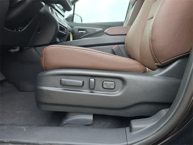Photo of 2025 Crystal Black Pearl Honda Ridgeline