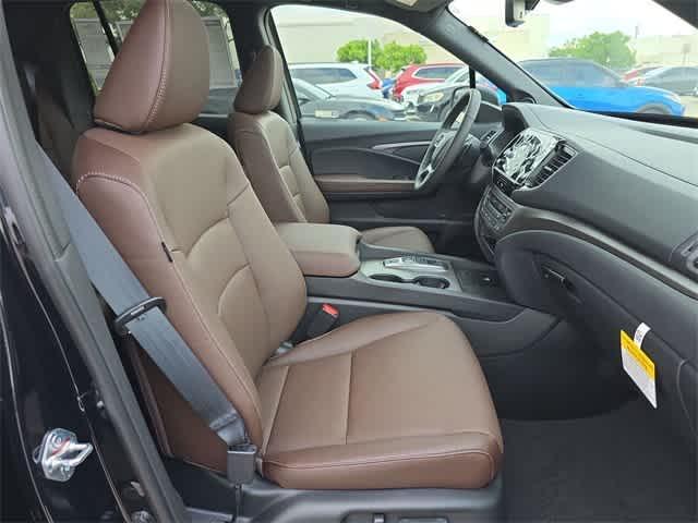 Photo of 2025 Crystal Black Pearl Honda Ridgeline
