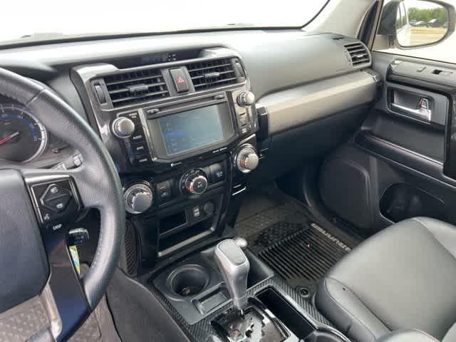 Photo of 2019 Super White Toyota 4Runner