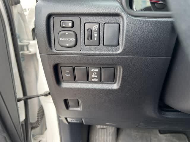 Photo of 2019 Super White Toyota 4Runner