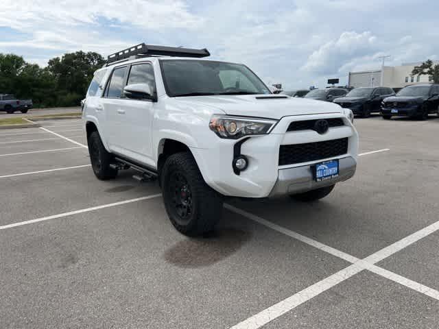 Photo of 2019 Super White Toyota 4Runner