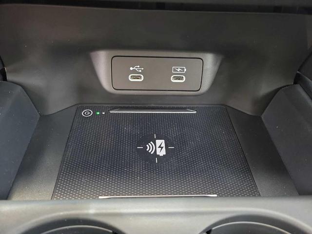 Photo of 2026 Platinum White Pearl Honda HR-V