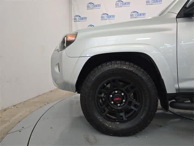 Photo of 2021 Classic Silver Metallic Toyota 4Runner