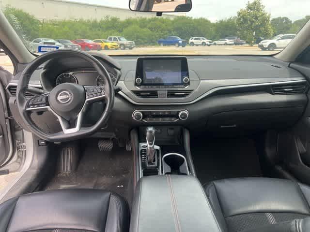 Photo of 2023 Brilliant Silver Metallic Nissan Altima